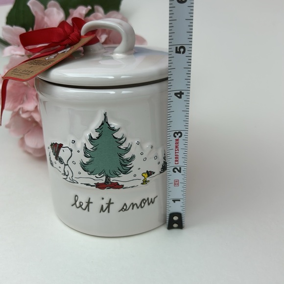 Snoopy ceramic jar with lid NWT Christmas raised design Rae Dunn - Picture 3 of 12